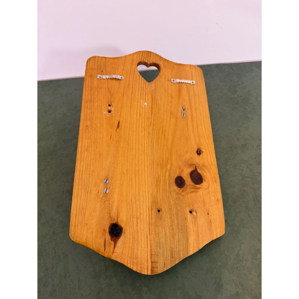 Vintage Wooden Wall Plaque Cat and Country Figure Folk Art 2-Peg Hook Rack 13.5